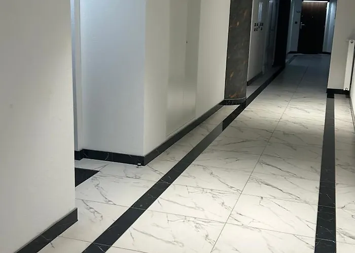 Hanza Tower White Sky 24 Jacuzzi & Pool & Apartman *